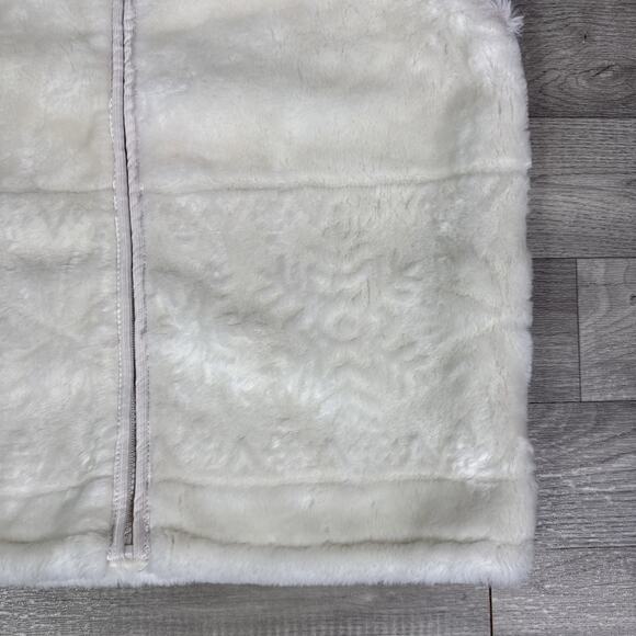 Bear Ridge Outfitters Made in USA White Faux Fur Full Zip Up Vest sz M - Picture 4 of 7